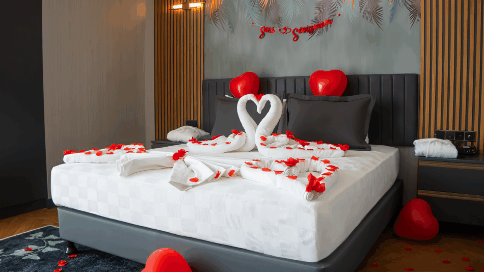 Cinarcik ivy hotel spa jakuzili balayi odasi 2