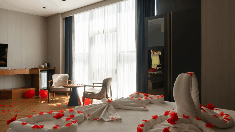 Cinarcik ivy hotel spa jakuzili balayi odasi 5
